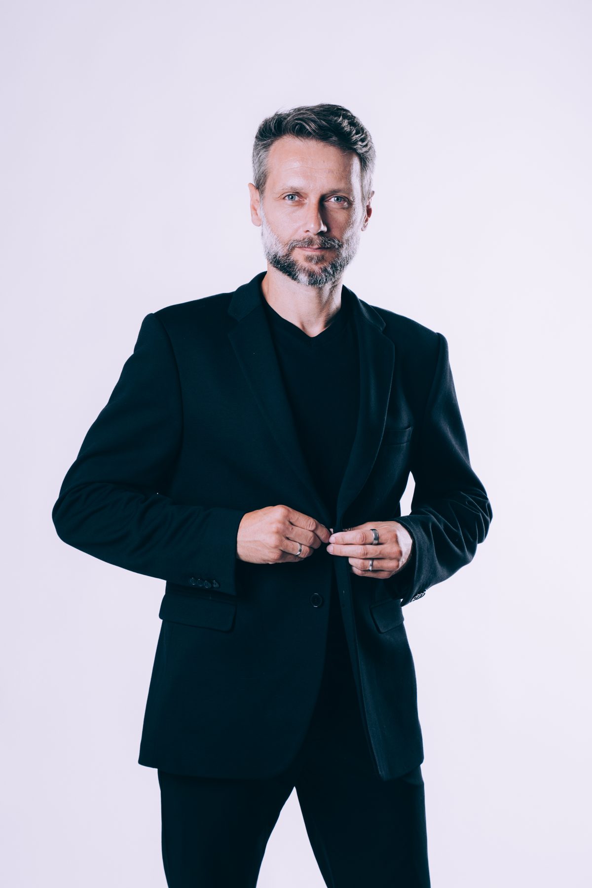 Veste noire, studio